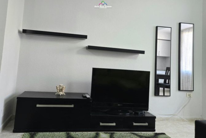 Tirane, jepet me qera apartament 1+1+Ballkon , 450 € (rruga e kavajes)