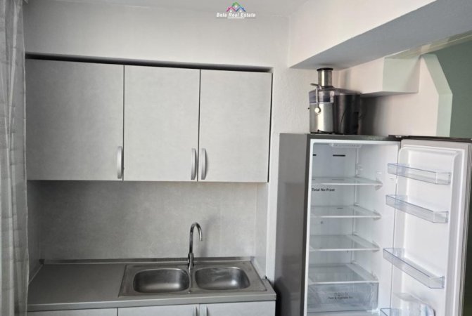 Tirane, jepet me qera apartament 1+1+Ballkon , 450 € (rruga e kavajes)