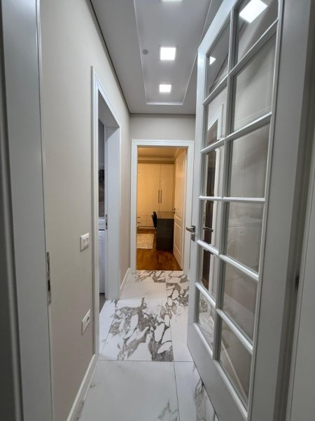Tirane, jepet me qera apartament 2+1+Ballkon Kati 5, 125 m² 1.200 € (Komuna e Parisit)
