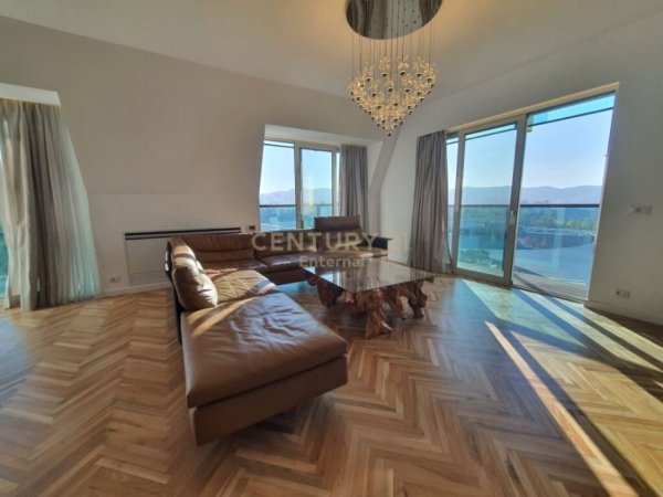 Tirane, jepet me qera apartament 1+1+Aneks+Ballkon Kati 14, 121 m² 2.000 € (AMBASADOR 3)