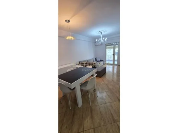 Tirane, shes apartament 1+1+Aneks+Ballkon Kati 3, 57 m² 135.000 € (Ish Parku)