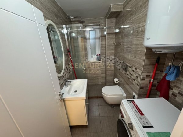 Tirane, jepet me qera apartament 2+1+Aneks+Ballkon Kati 2, 67 m² 650 € (MINE PEZA)