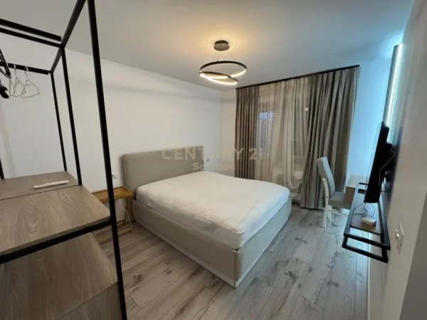 Tirane, jepet me qera apartament 2+1+Aneks+Ballkon Kati 2, 67 m² 650 € (MINE PEZA)