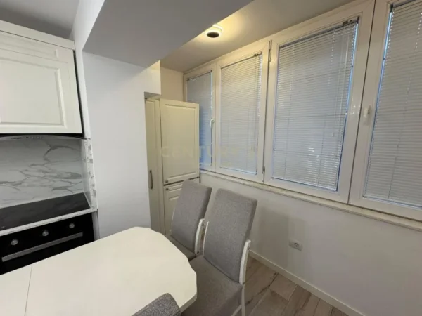 Tirane, jepet me qera apartament 2+1+Aneks+Ballkon Kati 2, 67 m² 650 € (MINE PEZA)