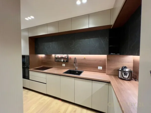 Tirane, shes apartament 2+1+Aneks+Ballkon Kati 1, 86 m² 210.000 € (ISH FUSHA E AVIACIONIT)