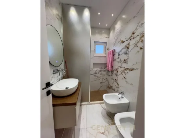 Tirane, shes apartament 2+1+Aneks+Ballkon Kati 1, 86 m² 210.000 € (ISH FUSHA E AVIACIONIT)