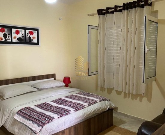 Tirane, jepet me qera Vile 2+1+Ballkon , 150 m² 400 € (Petrele)