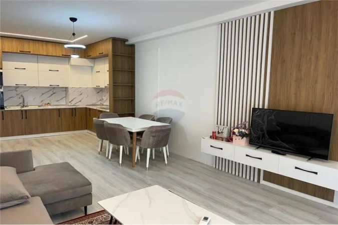 Tirane, shitet apartament 2+1 Kati 3, 127 m² (Kompleksi Arlis - Rruga e Dibrës - Farmacia 10)
