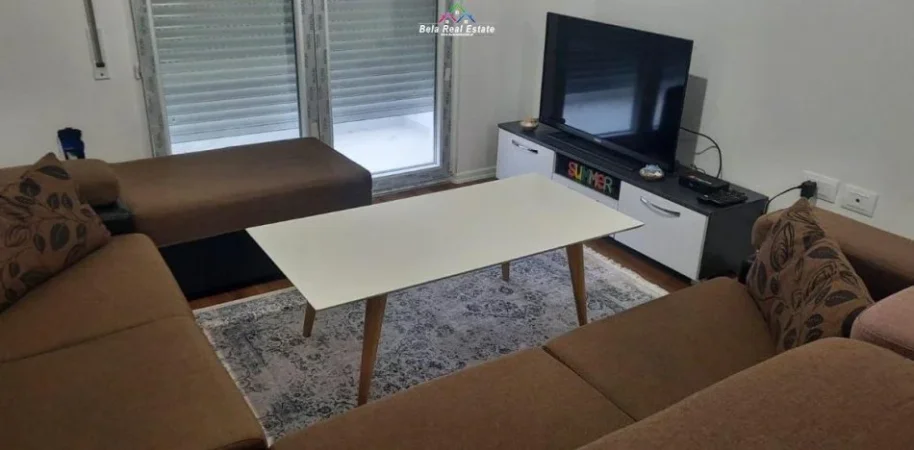 Tirane, jepet me qera apartament 1+1+Ballkon Kati 2, 63 m² 450 € (xhanfize keko)