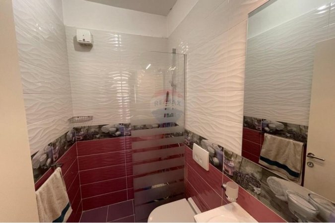 Tirane, jepet me qera apartament 2+1 , 105 m² 650 € (Tirana e Re - Liqeni i Tiranës)