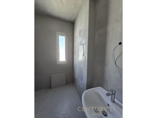 Tirane, jepet me qera apartament 3+1+Aneks+Ballkon Kati 10, 136 m² 650 € (RIVER RESIDENCE)