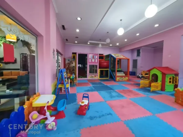 Tirane, shes lokal Kati 1, 240 m² 338.000 € (KINOSTUDIO)