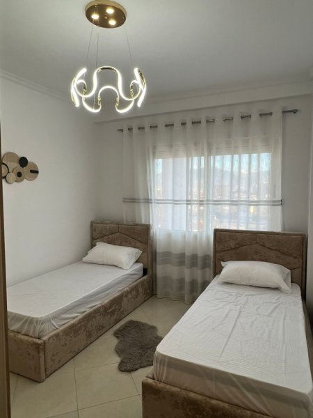 Tirane, shitet apartament 2+1+Aneks+Ballkon Kati 8, 98 m² 143.000 € (astir)