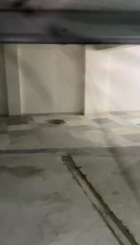 Tirane, jepet me qera garazh Kati -1, 70 m² 150 € (Rruga Ali Visha)