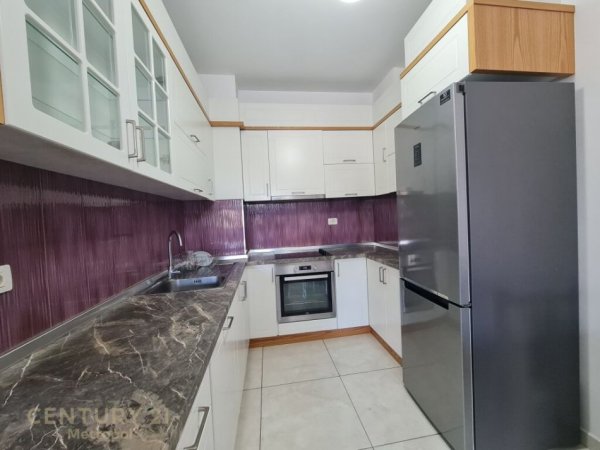 Tirane, jepet me qera apartament 1+1+Aneks+Ballkon Kati 6, 78 m² 500 € (Rruga Panorama)