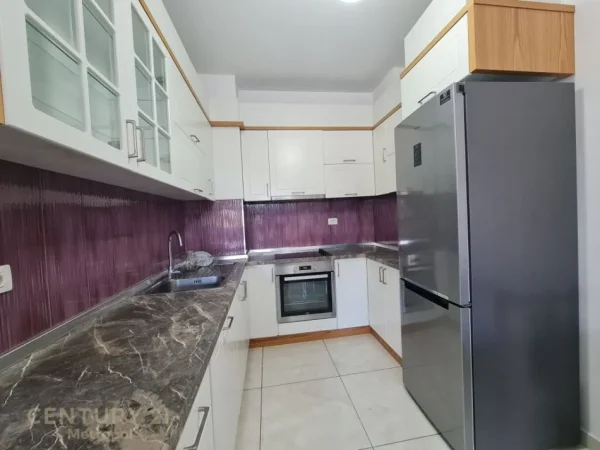 Tirane, jepet me qera apartament 1+1+Aneks+Ballkon Kati 6, 78 m² 500 € (Rruga Panorama)