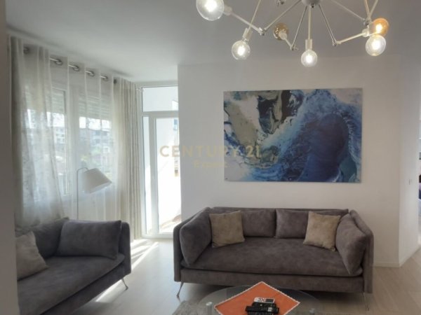 Tirane, jepet me qera apartament 2+1+Aneks+Ballkon Kati 2, 72 m² 700 € (Pazari i Ri)