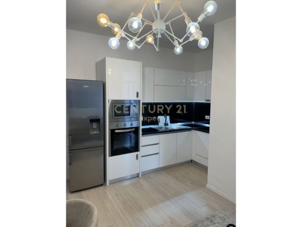 Tirane, jepet me qera apartament 2+1+Aneks+Ballkon Kati 2, 72 m² 700 € (Pazari i Ri)