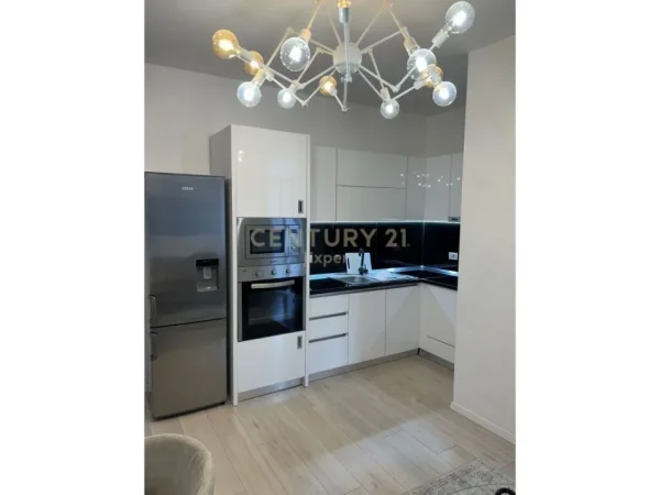 Tirane, jepet me qera apartament 2+1+Aneks+Ballkon Kati 2, 72 m² 700 € (Pazari i Ri)