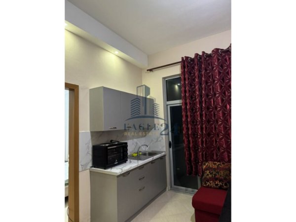 Tirane, jepet me qera apartament 1+1 , 65 m² 350 € (JORDAN MISJA)