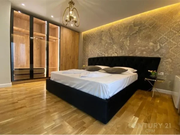 Tirane, jepet me qera apartament 3+1+Aneks+Ballkon Kati 2, 130 m² 1.500 € (Rruga e Elbasanit)