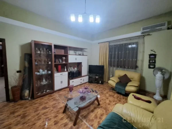 Tirane, jepet me qera zyre Kati 3, 150 m² 1.800 € (Myslym SHYRI)