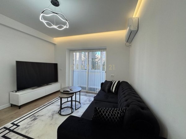 Tirane, jepet me qera apartament 1+1+Aneks+Ballkon Kati 3, 50 m² 520 € (XHAMLLIKU)