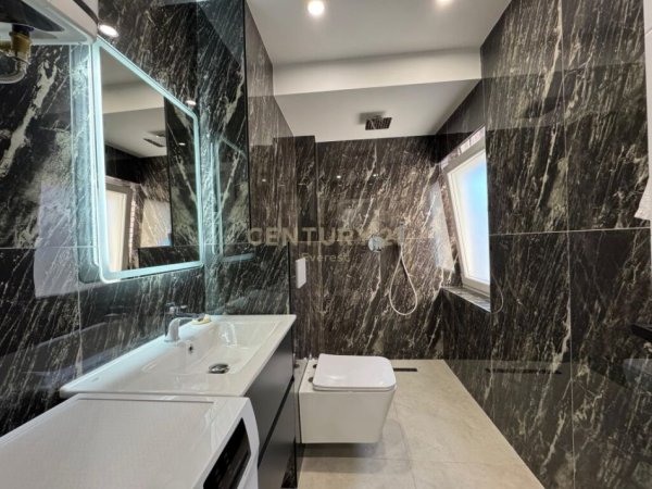 Tirane, jepet me qera apartament 1+1+Aneks+Ballkon Kati 3, 50 m² 520 € (XHAMLLIKU)