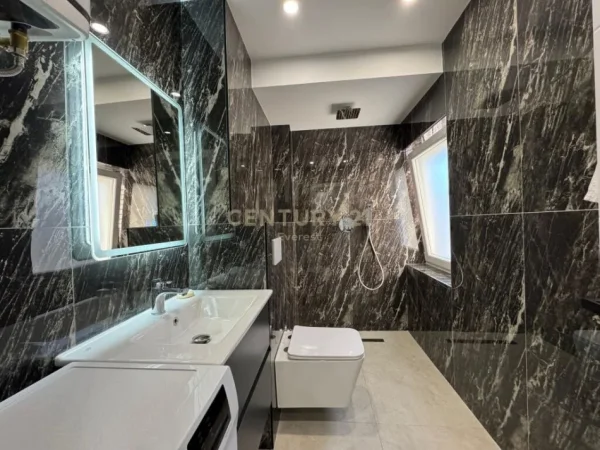 Tirane, jepet me qera apartament 1+1+Aneks+Ballkon Kati 3, 50 m² 520 € (XHAMLLIKU)
