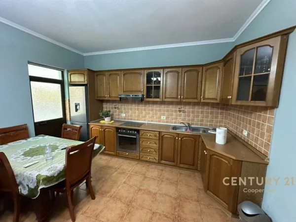 Tirane, shes Vile 3 Katshe Kati 2, 240 m² 380.000 € (JORDAN MISJA)