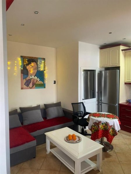 Tirane, jepet me qera apartament 2+1+Aneks+Ballkon Kati 2, 78 m² 250 € (QTU)