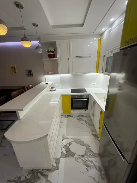 Tirane, jepet me qera apartament 2+1+Ballkon Kati 4, 125 m² 1.200 € (Parku Olimpik)