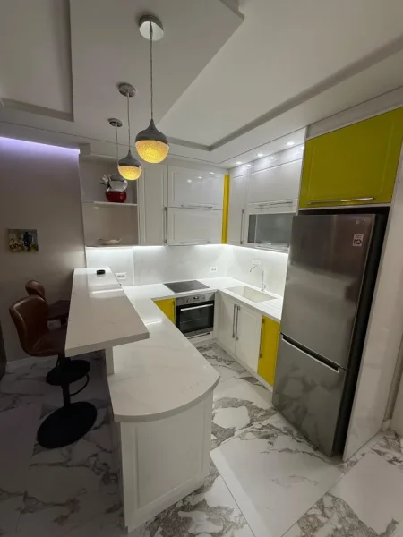 Tirane, jepet me qera apartament 2+1+Ballkon Kati 4, 125 m² 1.200 € (Parku Olimpik)