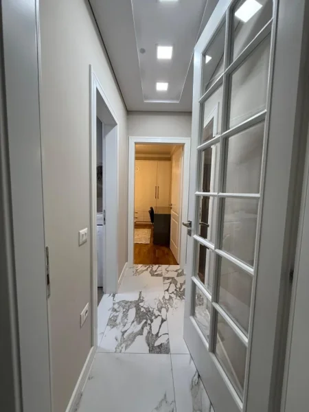 Tirane, jepet me qera apartament 2+1+Ballkon Kati 4, 125 m² 1.200 € (Parku Olimpik)