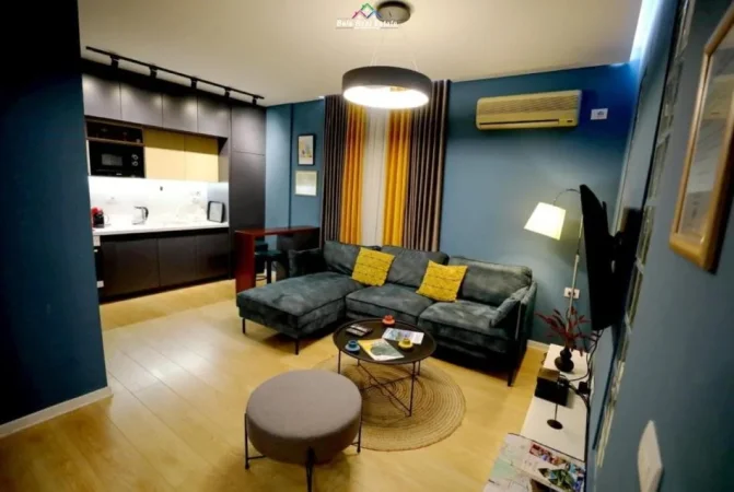 Tirane, jepet me qera apartament 2+1+Ballkon Kati 2, 80 m² 1.000 € (shallvaret)