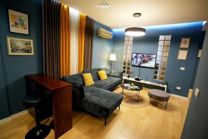 Tirane, jepet me qera apartament 2+1+Ballkon Kati 2, 80 m² 1.000 € (shallvaret)