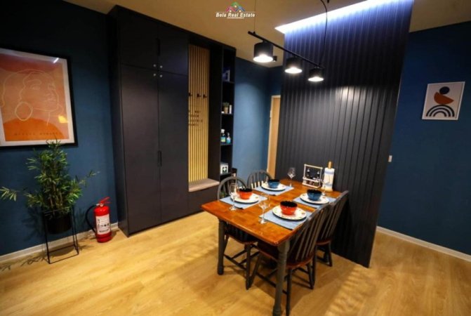Tirane, jepet me qera apartament 2+1+Ballkon Kati 2, 80 m² 1.000 € (shallvaret)
