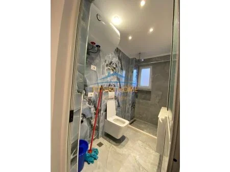 Tirane, shitet apartament 2+1+Ballkon Kati 2, 83 m² 185.000 € (RRUGA DURRESIT)