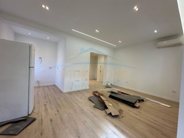 Shqiperi, shitet apartament 1+1+Ballkon Kati 3, 90 m² 180.000 € (Blloku i Vilave Selite)