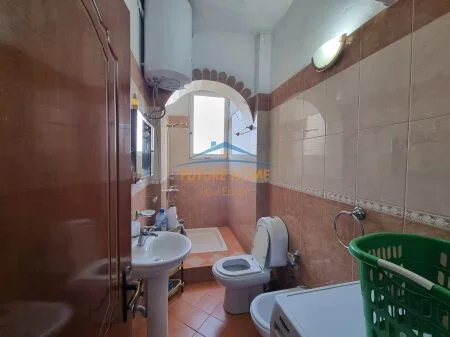 Tirane, shitet apartament 1+1+Ballkon Kati 4, 50 m² 128.000 € (VASIL SHANTO)