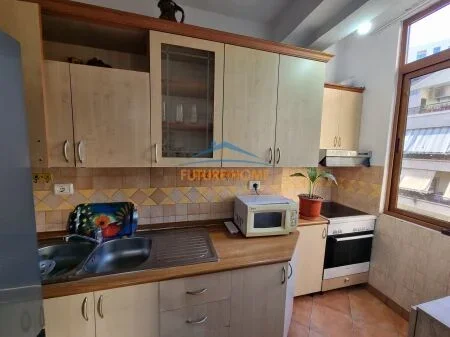 Tirane, shitet apartament 1+1+Ballkon Kati 4, 50 m² 128.000 € (VASIL SHANTO)