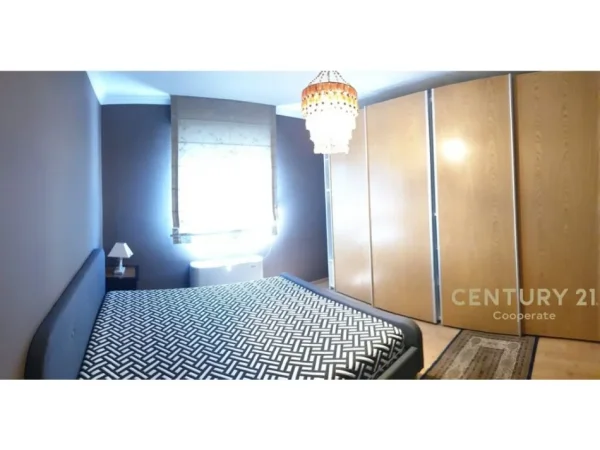 Tirane, jepet me qera apartament 2+1+Aneks+Ballkon Kati 7, 114 m² 1.700 € (PRESIDENCA)