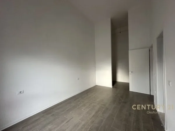 Tirane, shes apartament 2+1+Aneks+Ballkon Kati 1, 103 m² 180.000 € (Porcelan)