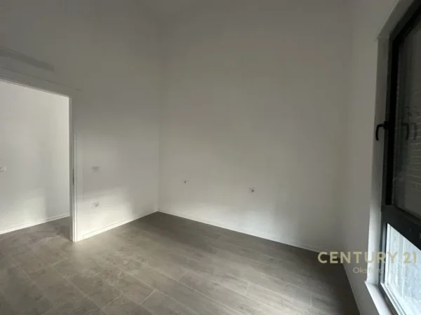 Tirane, shes apartament 2+1+Aneks+Ballkon Kati 1, 103 m² 180.000 € (Porcelan)