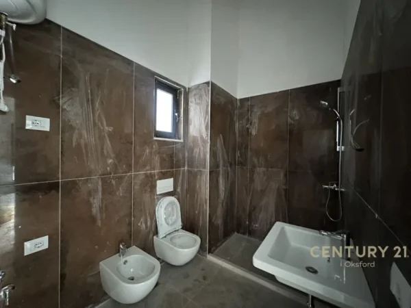 Tirane, shes apartament 2+1+Aneks+Ballkon Kati 1, 103 m² 180.000 € (Porcelan)