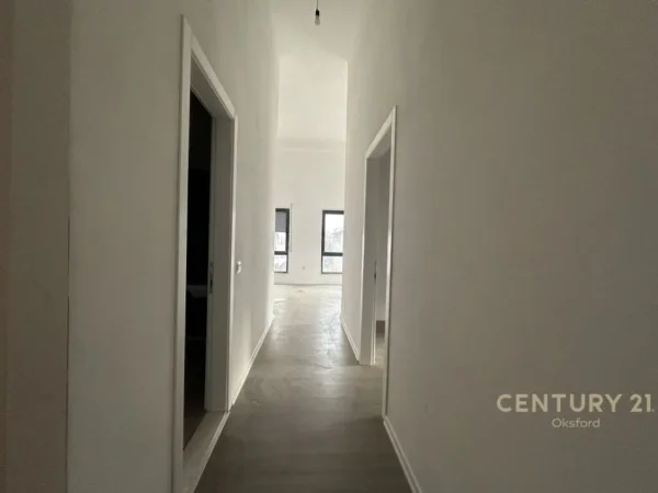 Tirane, shes apartament 2+1+Aneks+Ballkon Kati 1, 103 m² 180.000 € (Porcelan)