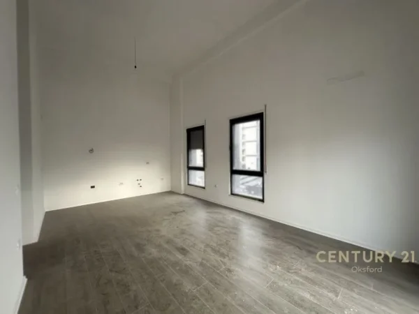 Tirane, shes apartament 2+1+Aneks+Ballkon Kati 1, 103 m² 180.000 € (Porcelan)