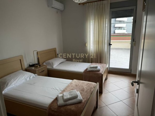 Tirane, jepet me qera apartament 2+1+Aneks+Ballkon Kati 4, 157 m² 1.000 € (KOMPLEKSI HALILI)