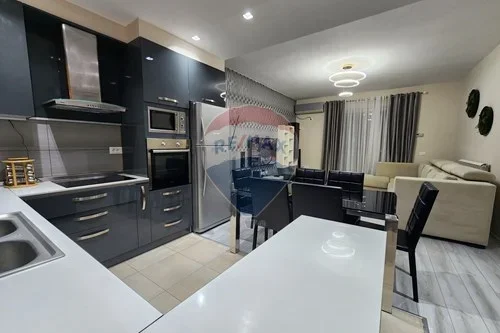 Tirane, jepet me qera 1+1 , 87 m² 600 € (Kodra e Diellit)