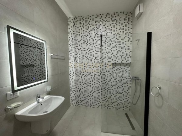 Tirane, jepet me qera apartament 2+1+Aneks+Ballkon Kati 3, 134 m² 1.300 € (DELIJORGJI)